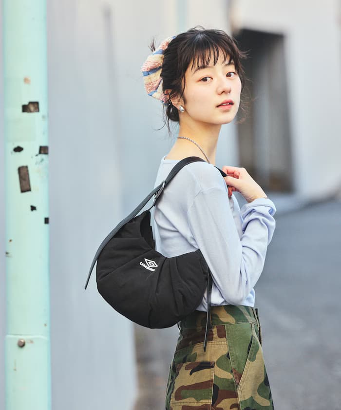 別注側皮帶肩背皺褶包包