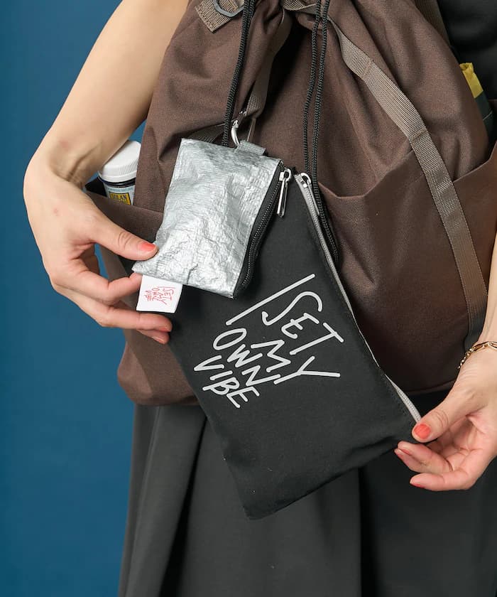 訊息標誌化妝包組合