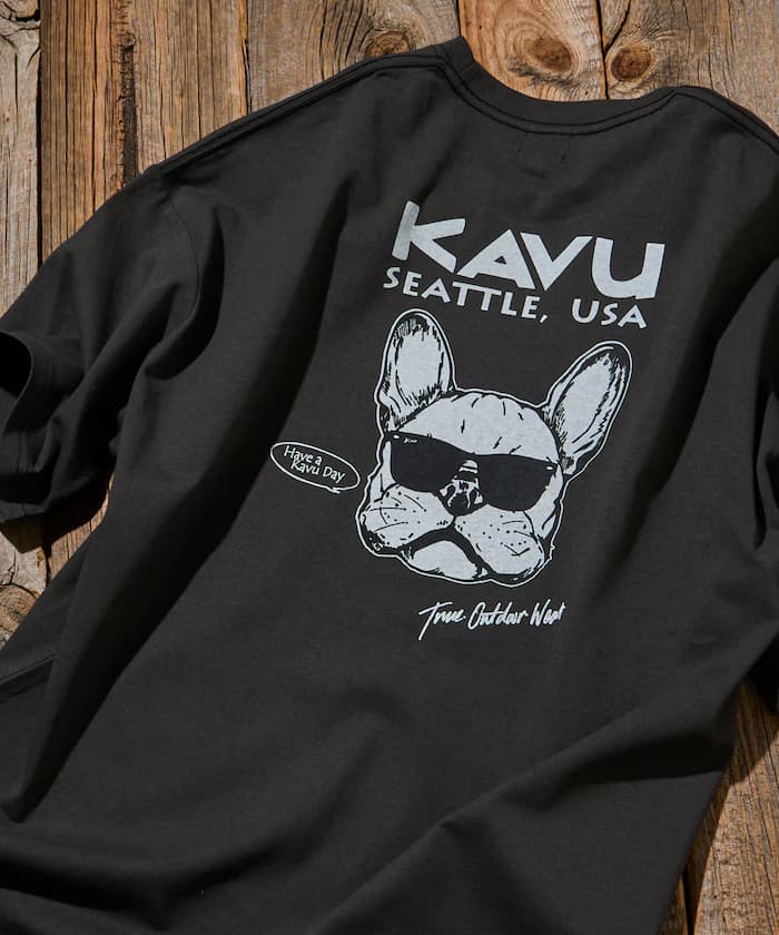 KAVU×FREAK'S STORE 別注寬版背後設計刺繡徽章T恤 / DOG【限定展開】