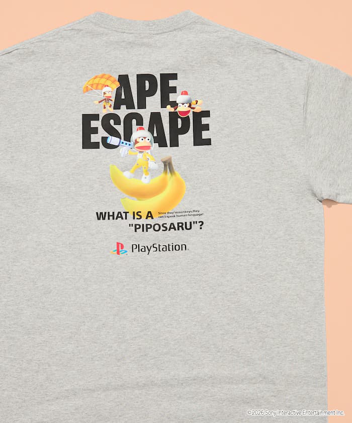 寬版背部印花T恤/PlayStation 薩爾蓋奇/APE ESCAPE【限定展開】