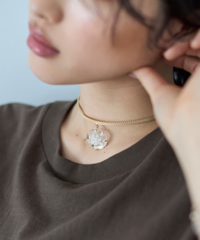 玫瑰花紋復古壓克力頸鍊 / COL26-FH20