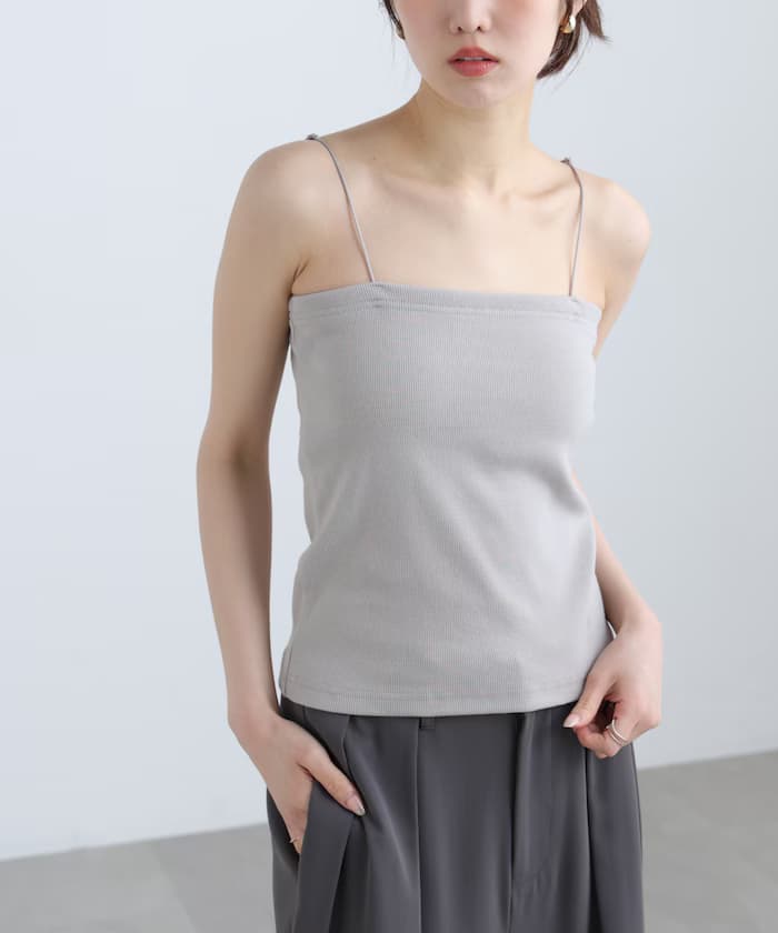 內衣杯細肩帶背心