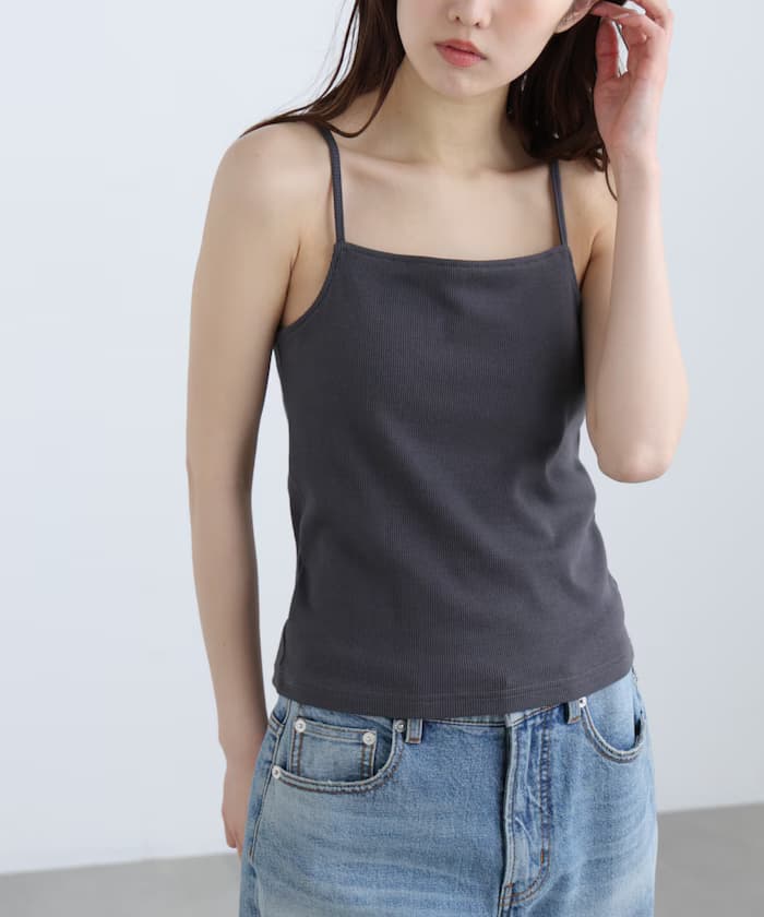 後背交叉杯型細肩帶背心